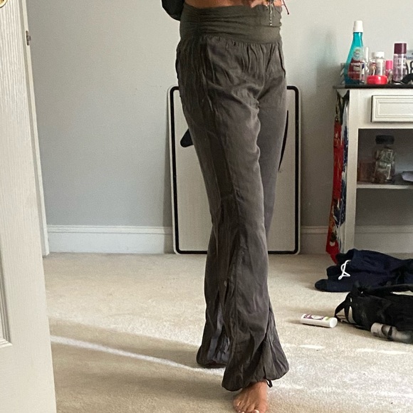 lululemon athletica VINTAGE cooldown pant olive  4 - Picture 1 of 6